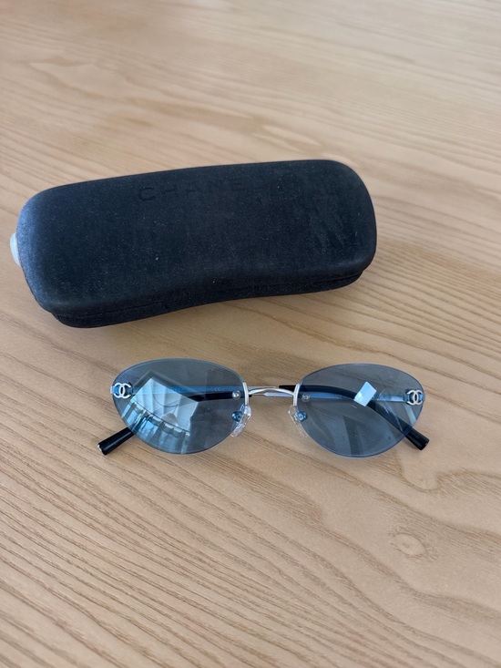 CHANEL Accessories - CHANEL 4003 Rimless Sunglasses